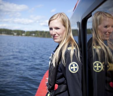 Caroline jobber som frivillig på redningsskøyta «Uni Oslofjord».