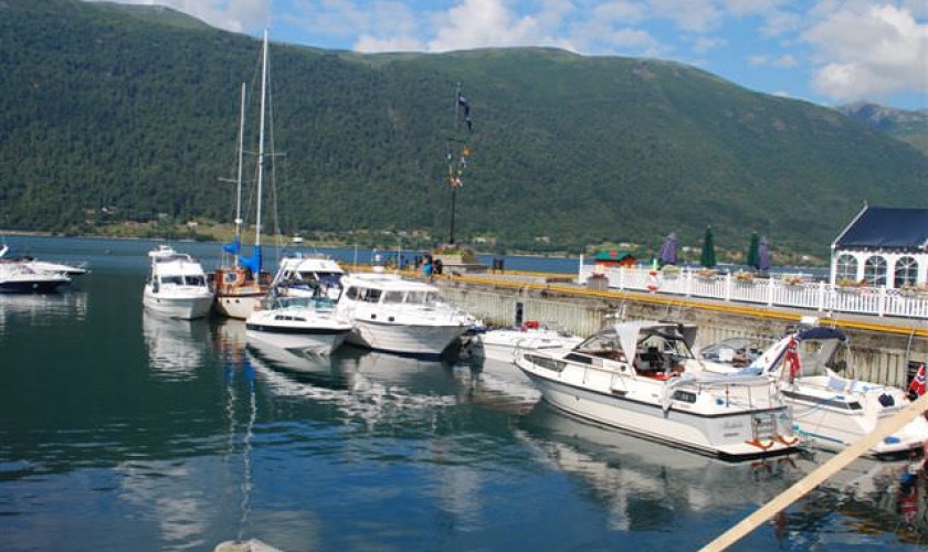 &Aring;ndalsnes Gjestehavn