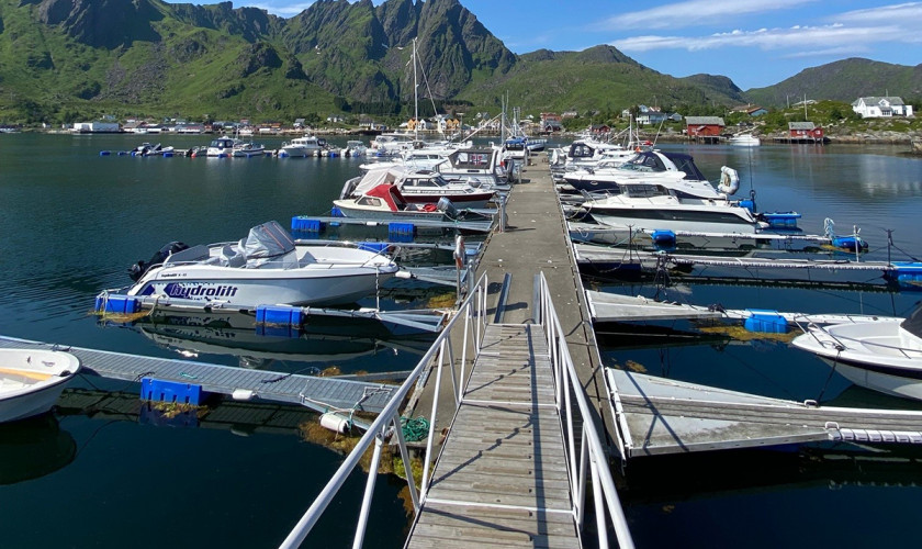 Ballstad&oslash;ya Marina
