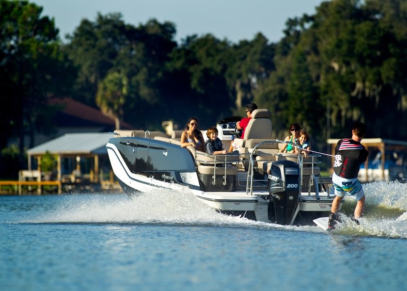 Bayliner Element XR7