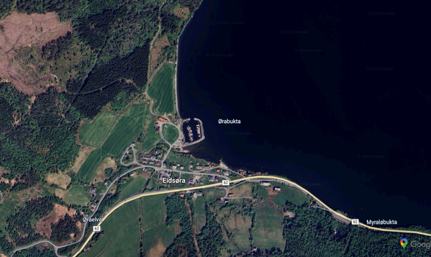 Eids&oslash;ra Sm&aring;b&aring;thavn