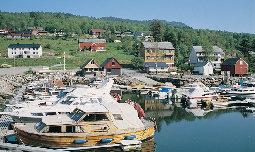 Eidsv&aring;g Sm&aring;b&aring;thavn