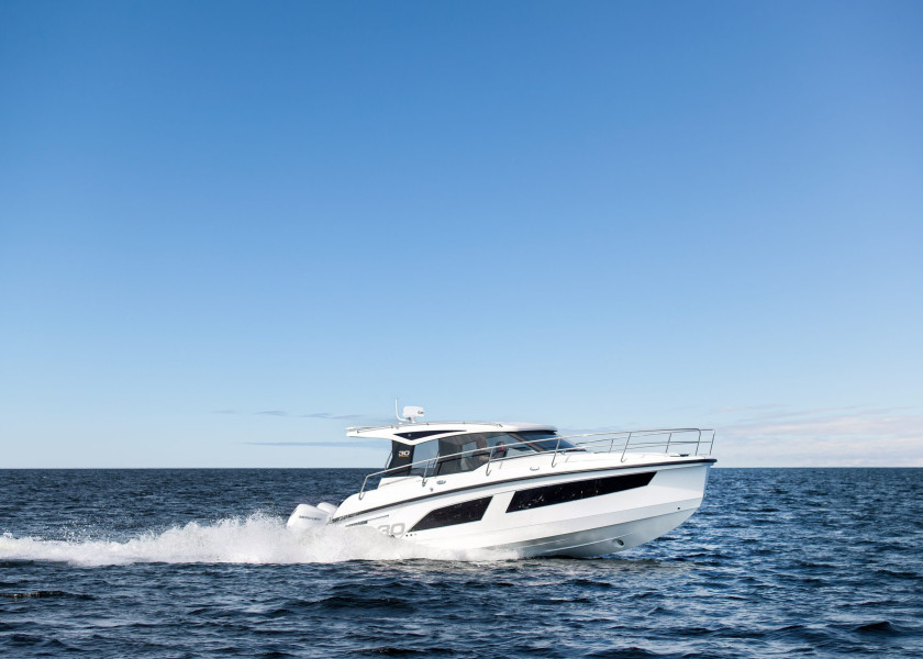 Grandezza 30 Outboard