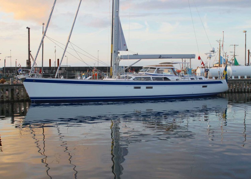 Hallberg-Rassy 64
