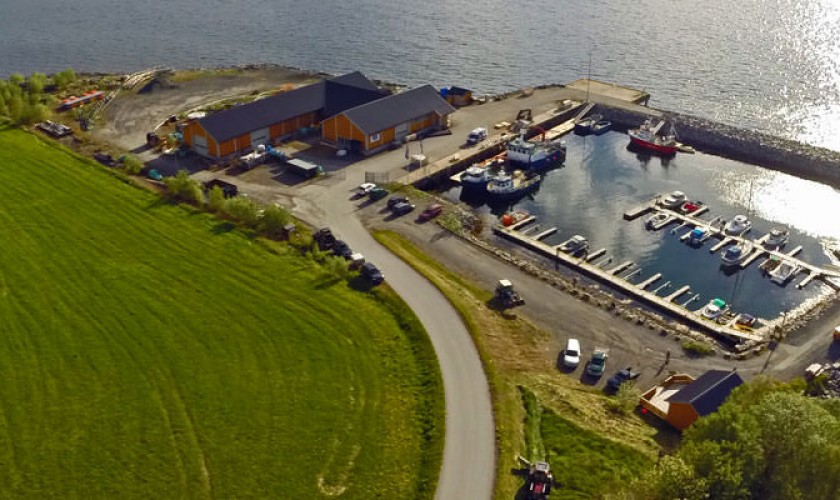 Halsa Sm&aring;b&aring;thavn