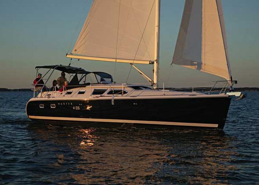 Hunter 41 Deck Saloon