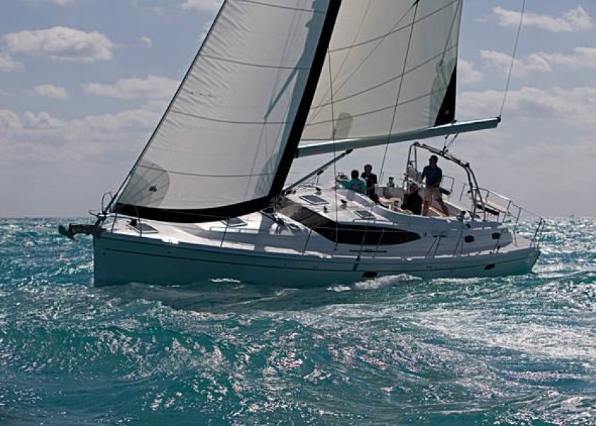 Hunter 50 Center Cockpit