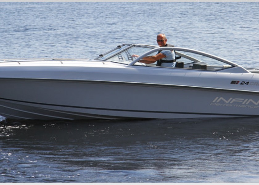 Infinity 24 CRi