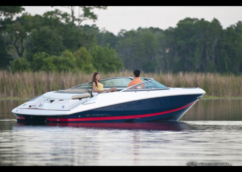 Regal 2200 Bowrider