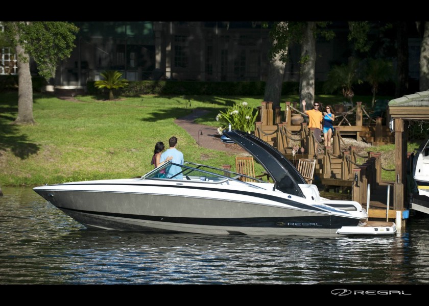Regal 2500 Bowrider