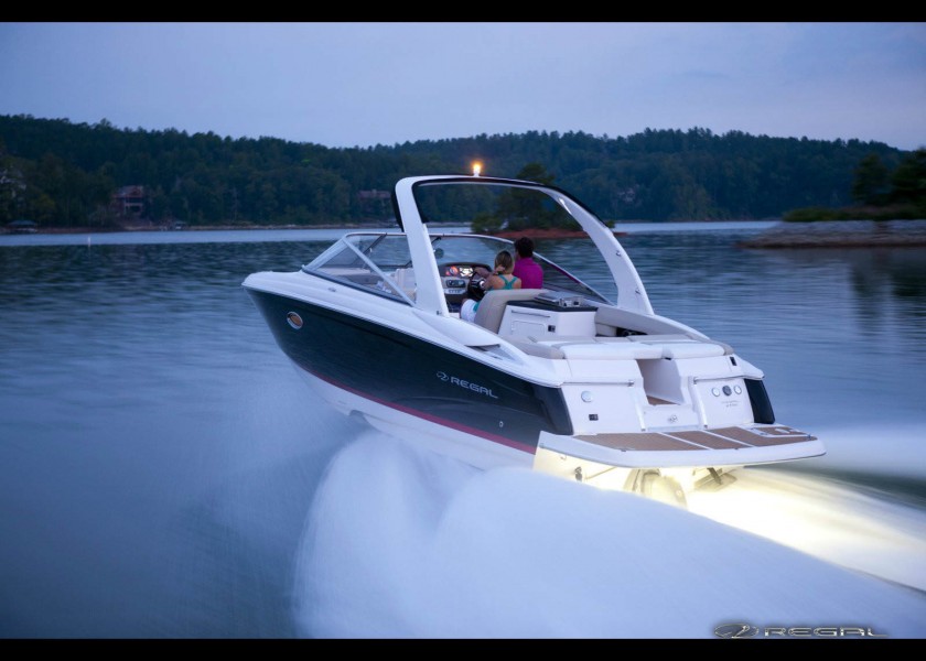 Regal 2700 ES Bowrider