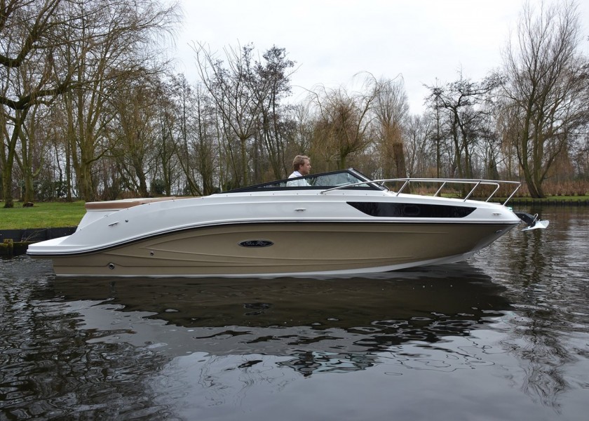 SeaRay 230 Sun Sport