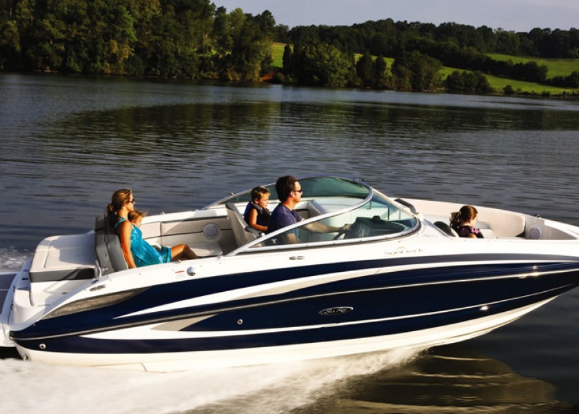 SeaRay 240 Sundeck