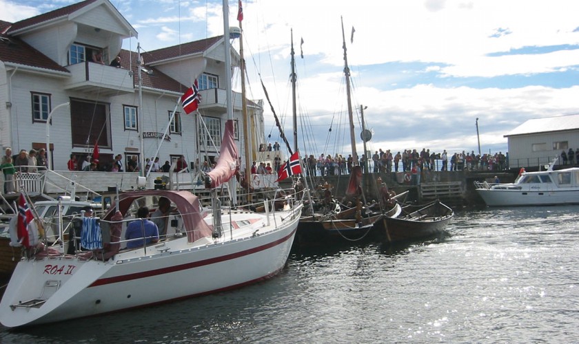 V&aelig;ret Havn, Veiholmen